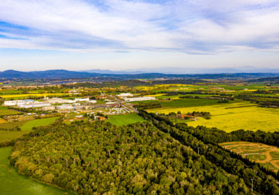 El Consell Comarcal impulsa la implantació d’empreses agroalimentàries en els polígons del Baix Empordà i la cooperació amb la regió dels pirineus orientals.